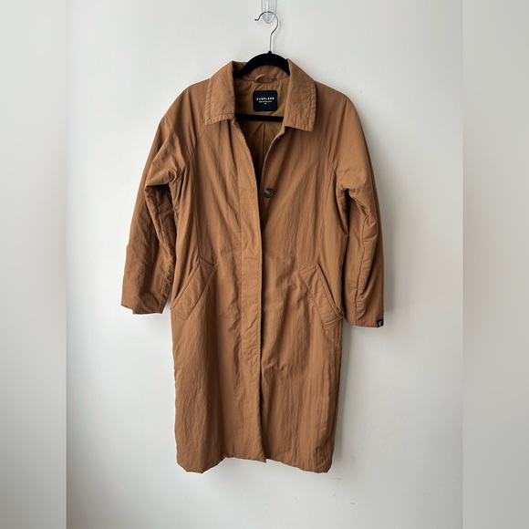 Everlane Jackets & Blazers - Everlane The Mac Coat Light Insulated Puffer Maxi in the color "Ash Brown